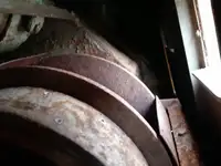 Tàu kéo lưới để bán