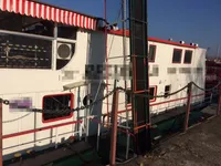 Tàu container để bán
