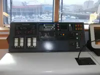 Tàu container để bán