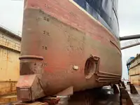 Tàu kéo lưới để bán