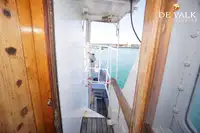 Tàu nghiên cứu để bán