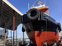 Tàu kéo để bán