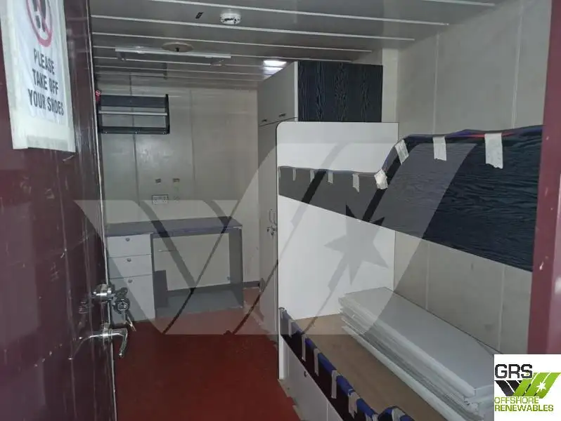Tàu kéo để bán