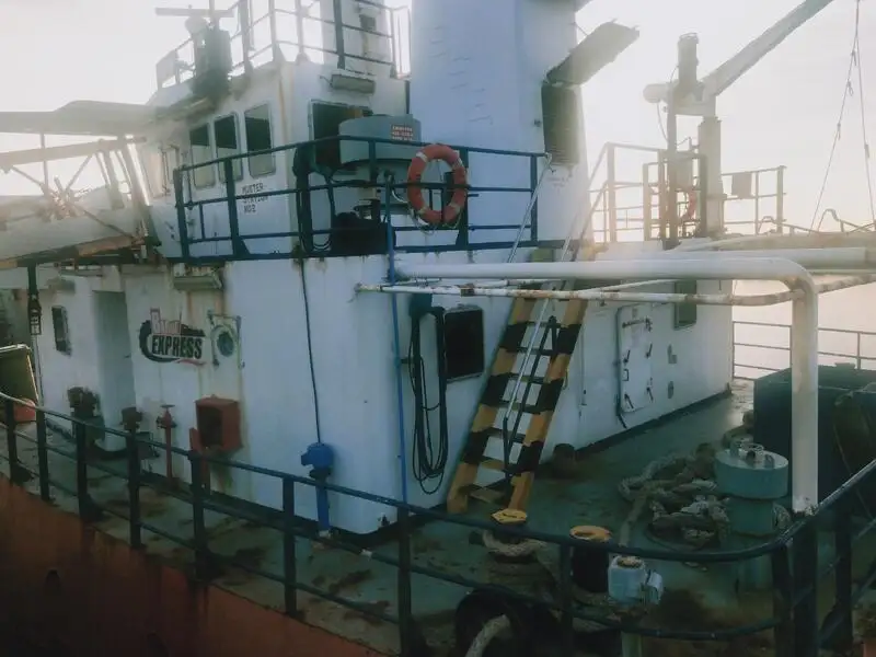 Tàu đổ bộ, chở hàng để bán