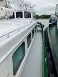 Tàu chở thủy thủ đoàn để bán