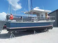 Tàu chở khách để bán