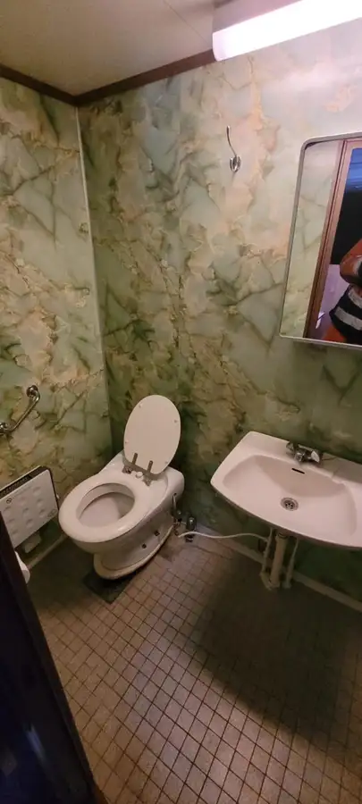 Tàu kéo để bán