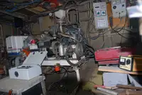 Tàu làm việc để bán