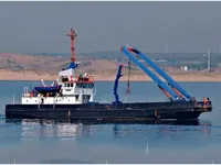 Tàu làm việc để bán