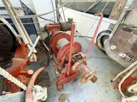 Tàu kéo lưới để bán