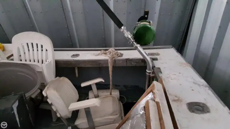 Tàu kéo lưới để bán