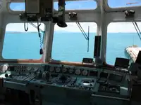 Tàu kéo để bán