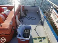 Tàu phà để bán