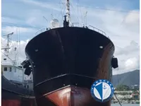 Tàu kéo lưới để bán