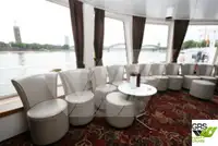 Tàu du lịch để bán