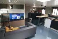 Khách sạn nổi để bán