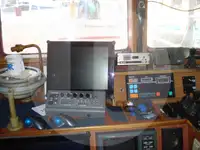 Tàu chở cá sống để bán