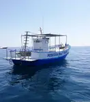 Tàu kéo lưới để bán