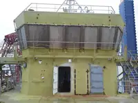 Tàu phà để bán