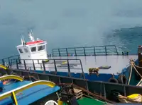 Tàu làm việc để bán