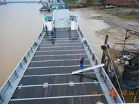 Tàu container rao bán