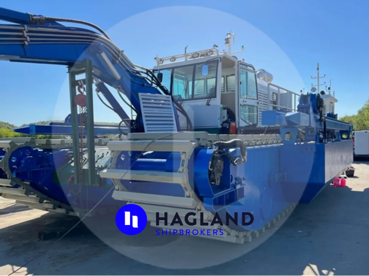 Tàu làm việc để bán