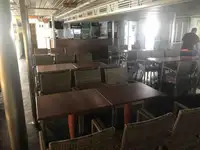 Tàu hai thân để bán
