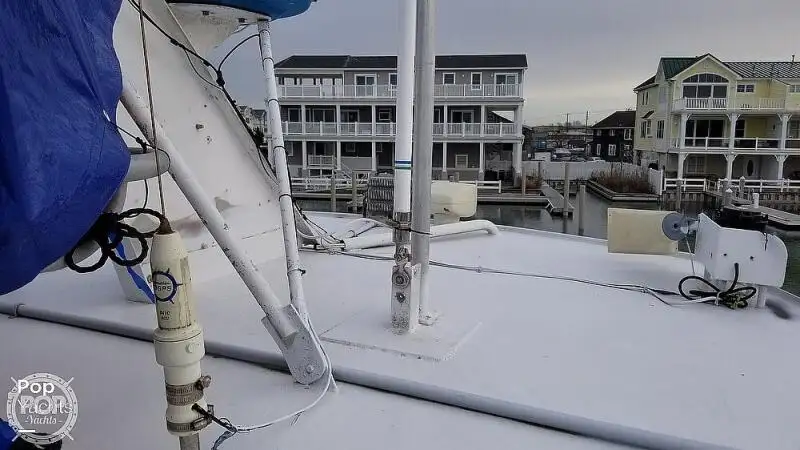 Tàu kéo lưới để bán