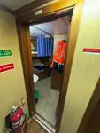 Tàu container để bán