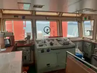 Tàu kéo để bán