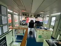 Tàu kéo để bán