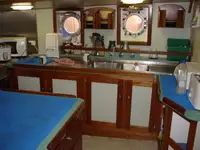 Tàu câu dài để bán