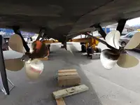 Tàu kéo để bán