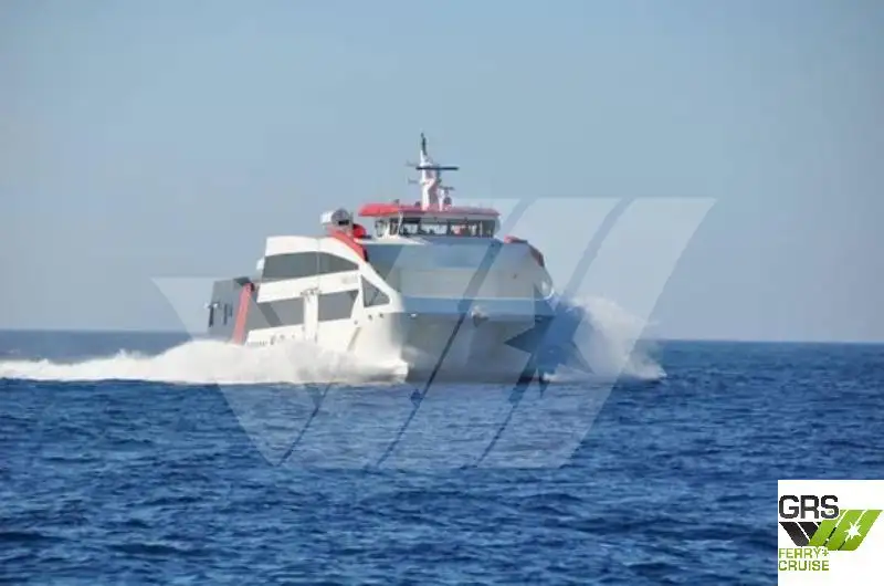 Tàu chở khách để bán