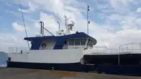 Tàu kéo lưới để bán