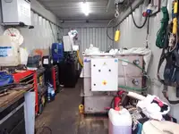 Tàu làm việc để bán