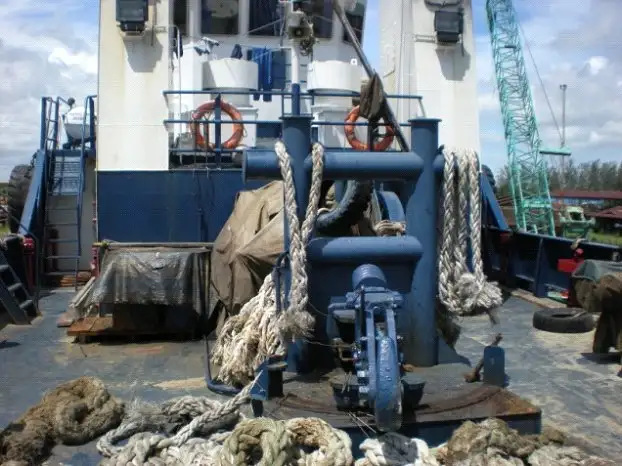 Tàu kéo để bán