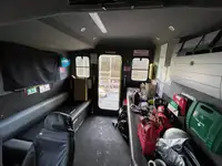 Tàu container để bán