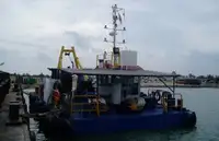 Tàu kéo để bán