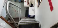 Tàu kéo lưới để bán