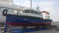 Tàu chở thủy thủ đoàn để bán