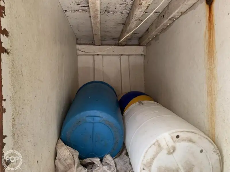 Tàu câu dài để bán