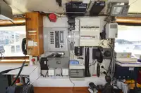 Tàu du lịch để bán