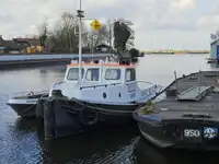 Tàu kéo để bán