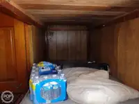 Tàu kéo lưới để bán