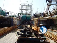 Tàu kéo lưới để bán