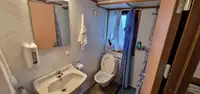 Tàu chở nhiên liệu để bán