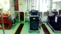 Tàu kéo để bán