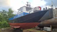 Tàu làm việc để bán