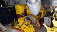 Tàu kéo lưới để bán
